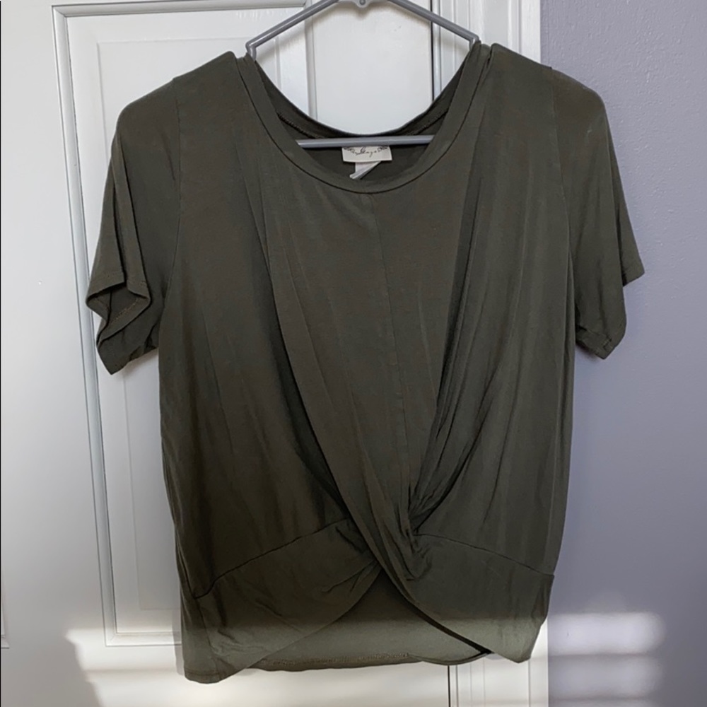 Cropped shirt